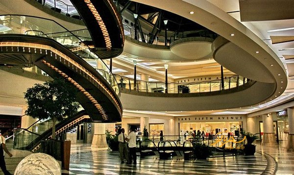 مرکز خرید دیدنی برجمان